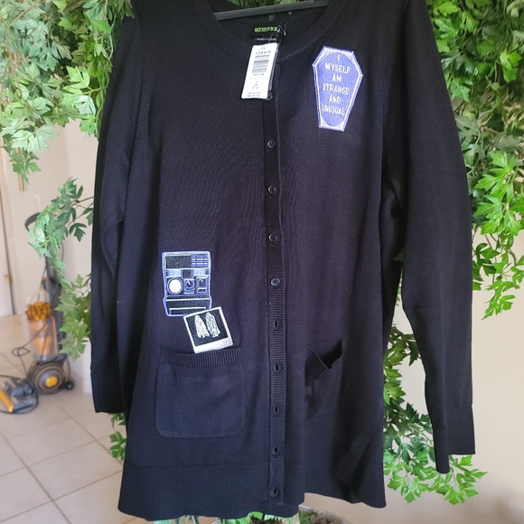 Sweater - Picture 5 of 5